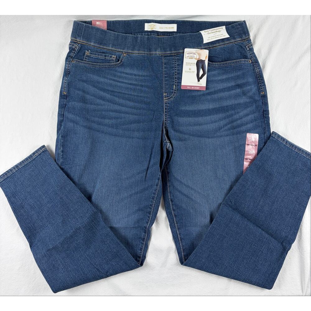 Levi Strauss Signature Totally Shaping 
Pull On Skinny Jeans Size 18 M NWT